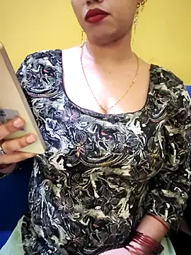 Snapshot of Haniya-143 chatting on October 2025 09:50:01 PM Haniya-143 online show from October 2025 09:50:01 PM