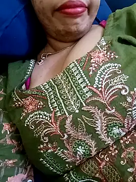 Snapshot of Haniya-143 chatting on November 2025 11:26:01 PM Haniya-143 online show from November 2025 11:26:01 PM