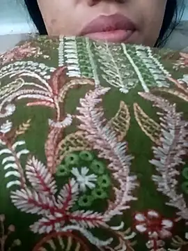 Snapshot of Haniya-143 chatting on November 2025 10:42:01 PM Haniya-143 online show from November 2025 10:42:01 PM