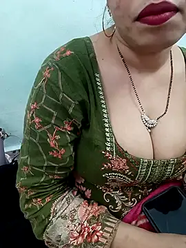 Snapshot of Haniya-143 chatting on December 2025 09:34:02 PM Haniya-143 online show from December 2025 09:34:02 PM