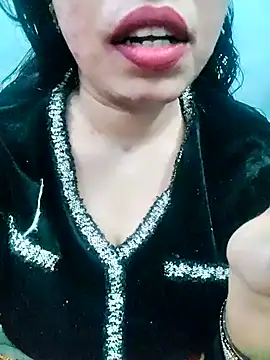 Snapshot of Haniya-143 chatting on January 2026 11:52:02 PM Haniya-143 online show from January 2026 11:52:02 PM