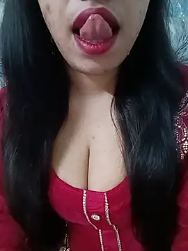 Snapshot of Haniya-143 chatting on July 2026 11:31:01 PM Haniya-143 online show from July 2026 11:31:01 PM