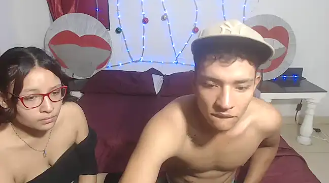 Snapshot of PartySexting chatting on December 2024 04:02:02 AM PartySexting online show from December 2024 04:02:02 AM