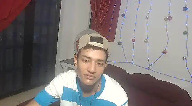 Snapshot of PartySexting chatting on December 2024 02:53:02 AM PartySexting online show from December 2024 02:53:02 AM