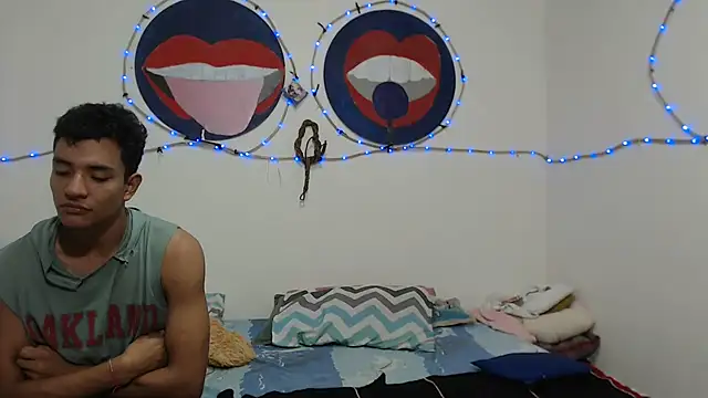 Snapshot of PartySexting chatting on February 2025 05:09:01 AM PartySexting online show from February 2025 05:09:01 AM