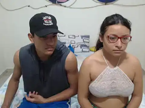 Snapshot of PartySexting chatting on February 2025 01:18:02 AM PartySexting online show from February 2025 01:18:02 AM