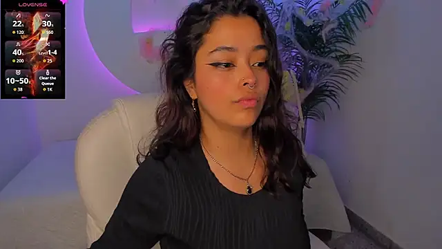 Snapshot of Ariana_Pierce chatting on October 2025 01:34:02 PM Ariana Pierce online show from October 2025 01:34:02 PM