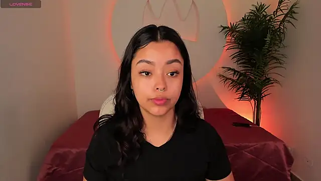 Snapshot of Ariana_Pierce chatting on December 2025 12:43:01 PM Ariana Pierce online show from December 2025 12:43:01 PM