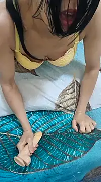 Snapshot of Linda-53 chatting on December 2024 04:28:02 AM Linda-53 online show from December 2024 04:28:02 AM