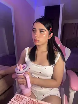 Emily-14 online show from May 2026 06:20:01 AM