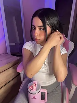 Emily-14 online show from May 2026 02:51:02 AM