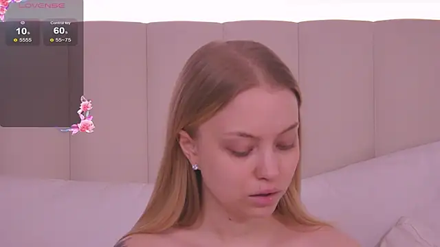 Snapshot of DorisHell chatting on February 2025 06:15:02 PM DorisHell online show from February 2025 06:15:02 PM