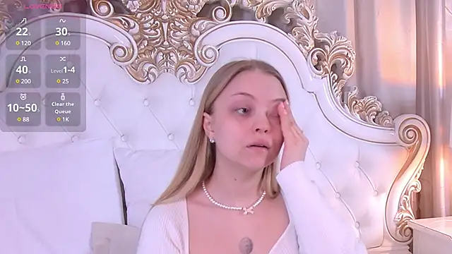 Snapshot of DorisHell chatting on February 2025 03:53:02 PM DorisHell online show from February 2025 03:53:02 PM