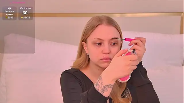 Snapshot of DorisHell chatting on February 2025 06:38:01 PM DorisHell online show from February 2025 06:38:01 PM