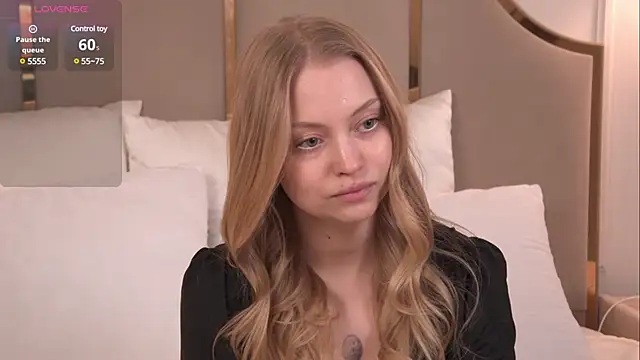 Snapshot of DorisHell chatting on March 2025 05:58:02 PM DorisHell online show from March 2025 05:58:02 PM