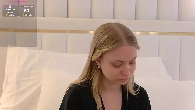 Snapshot of DorisHell chatting on March 2025 06:07:01 PM DorisHell online show from March 2025 06:07:01 PM