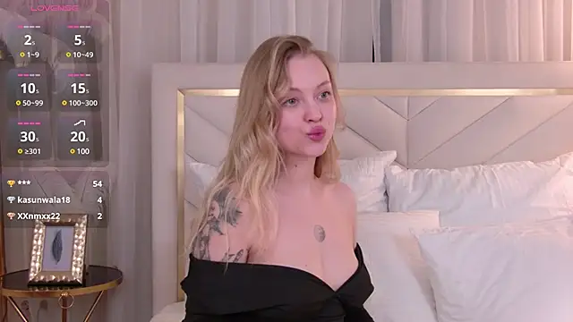 Snapshot of DorisHell chatting on March 2025 09:09:02 PM DorisHell online show from March 2025 09:09:02 PM