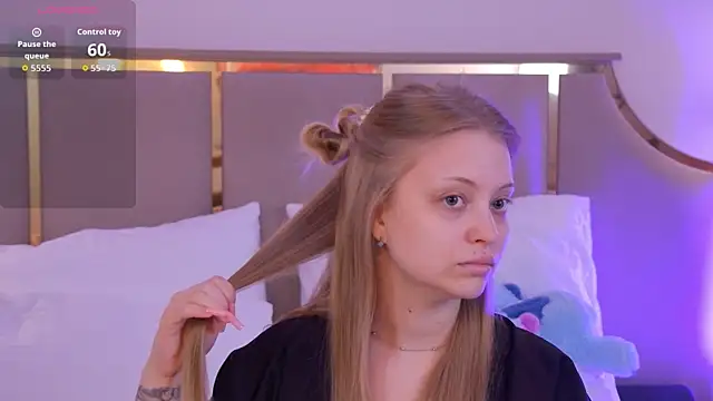 Snapshot of DorisHell chatting on October 2025 03:14:02 AM DorisHell online show from October 2025 03:14:02 AM