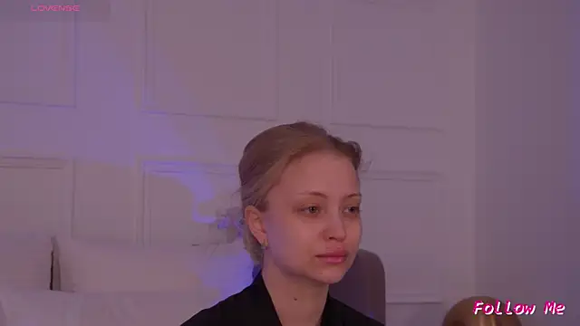 Snapshot of DorisHell chatting on December 2025 12:27:01 AM DorisHell online show from December 2025 12:27:01 AM