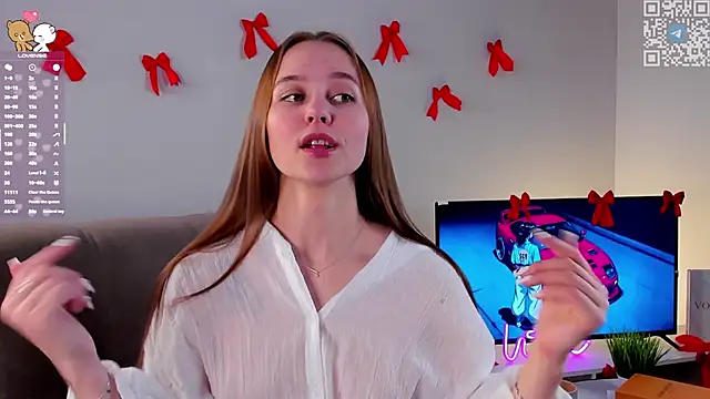 Snapshot of FalineDowlen chatting on February 2026 06:37:01 AM FalineDowlen online show from February 2026 06:37:01 AM