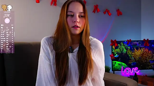 Snapshot of FalineDowlen chatting on February 2026 02:00:01 AM FalineDowlen online show from February 2026 02:00:01 AM