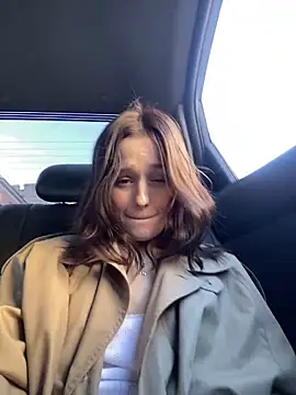 Mia Mia M online show from March 2026 02:23:02 PM