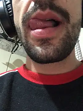 Snapshot of jolesin chatting on December 2024 06:44:01 AM jolesin online show from December 2024 06:44:01 AM