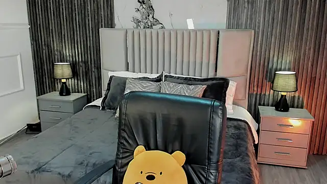 Lillyortiz online show from May 2026 07:54:02 PM