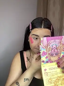 Snapshot of SaraBraun_ chatting on January 2025 05:49:01 PM SaraBraun online show from January 2025 05:49:01 PM