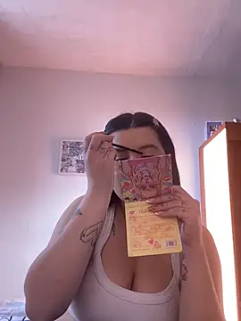 Snapshot of SaraBraun_ chatting on January 2025 12:39:01 PM SaraBraun online show from January 2025 12:39:01 PM