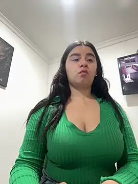 Snapshot of SaraBraun_ chatting on September 2025 01:35:02 PM SaraBraun online show from September 2025 01:35:02 PM