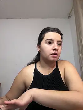 Snapshot of SaraBraun_ chatting on September 2025 03:59:02 PM SaraBraun online show from September 2025 03:59:02 PM