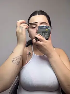 Snapshot of SaraBraun_ chatting on September 2025 04:11:01 PM SaraBraun online show from September 2025 04:11:01 PM