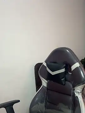 Snapshot of SaraBraun_ chatting on December 2025 04:46:02 PM SaraBraun online show from December 2025 04:46:02 PM