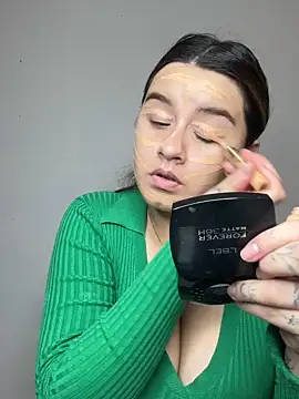 Snapshot of SaraBraun_ chatting on February 2026 06:33:02 PM SaraBraun online show from February 2026 06:33:02 PM