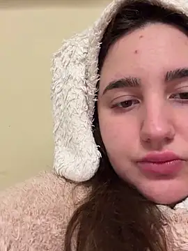 Snapshot of Natalie_21 chatting on February 2025 12:48:01 AM Natalie 21 online show from February 2025 12:48:01 AM