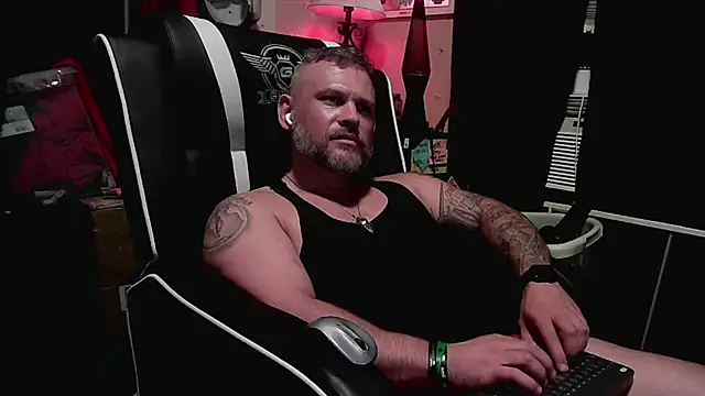 TwoFarty240 online show from September 2025 05:19:02 AM