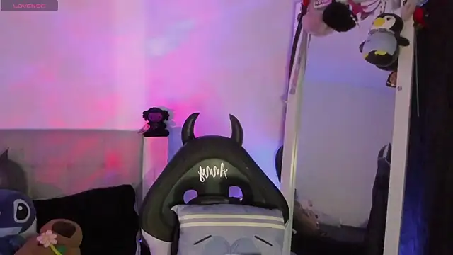 Any Roussee online show from November 2025 03:20:02 AM