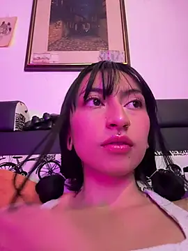 Snapshot of Any_Roussee chatting on May 2026 01:03:01 AM Any Roussee online show from May 2026 01:03:01 AM