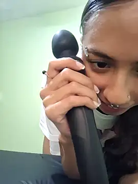 Jazmin-Cerezita online show from December 2024 02:58:02 PM