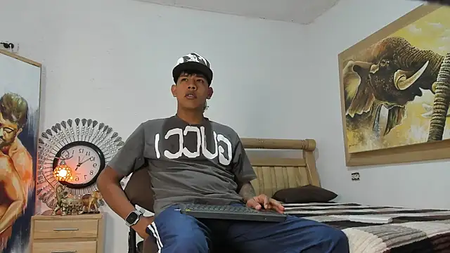 mr stiven  online show from April 2026 03:29:02 AM