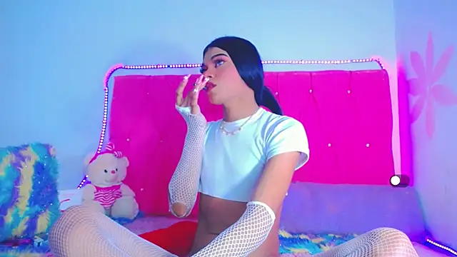 Theylor Rouse online show from February 2025 06:09:02 AM