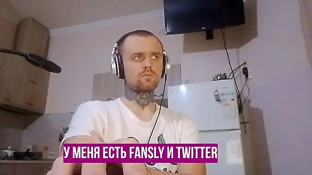 Snapshot of HappyZebra13 chatting on January 2025 04:54:02 PM HappyZebra13 online show from January 2025 04:54:02 PM