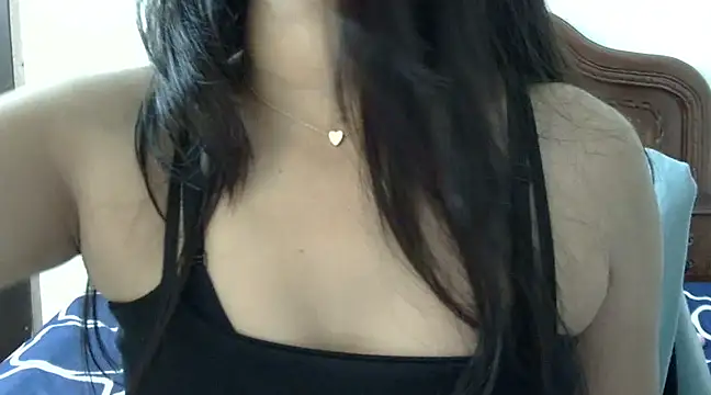 Snapshot of AniHeart chatting on January 2025 03:37:02 AM AniHeart online show from January 2025 03:37:02 AM