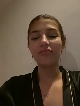 thamygomezz online show from February 2025 04:35:02 AM