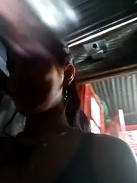 thamygomezz online show from September 2025 09:47:02 PM