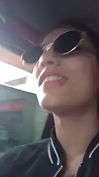 thamygomezz online show from October 2025 09:56:01 PM