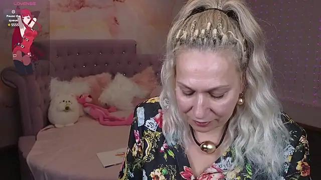 Snapshot of Penelope_Pinky chatting on February 2025 08:41:01 PM Penelope Pinky online show from February 2025 08:41:01 PM