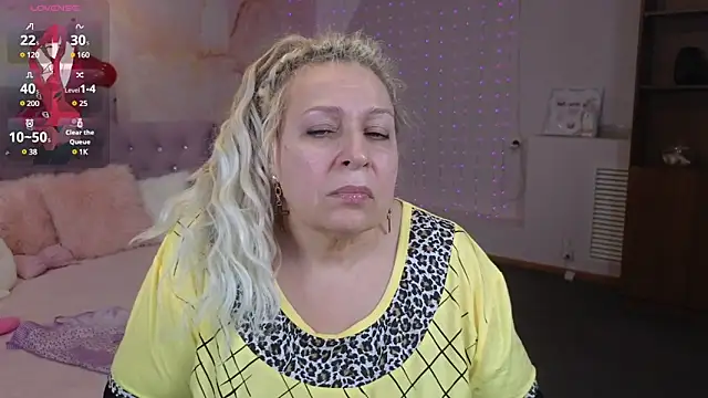 Snapshot of Penelope_Pinky chatting on February 2025 05:40:01 PM Penelope Pinky online show from February 2025 05:40:01 PM