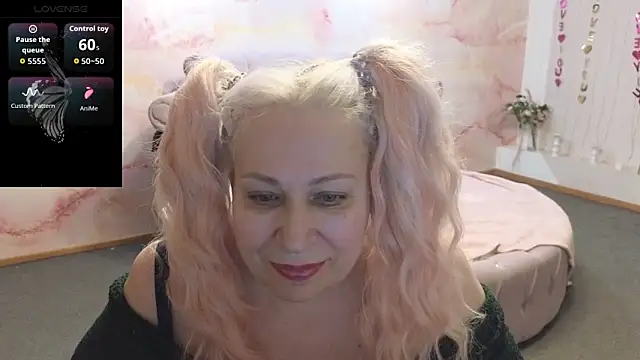 Penelope Pinky online show from April 2026 01:41:01 PM